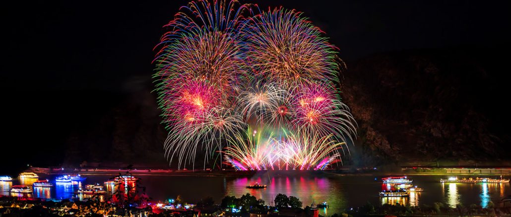 Musikfeuerwerk LEGENDS rockt bei Rhein in Flammen in Oberwesel